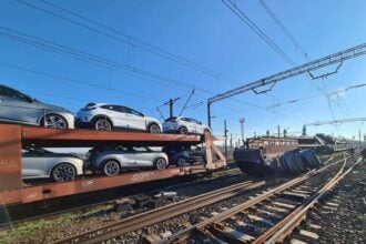 Train Crash Ford Cars