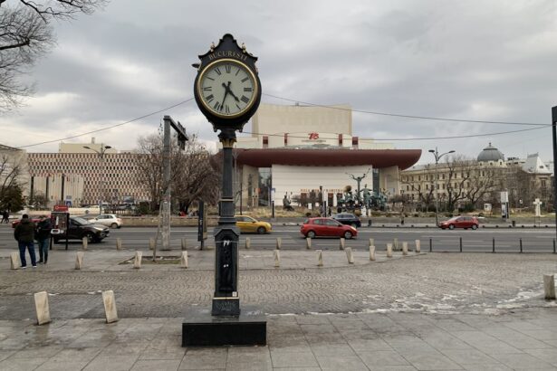 Ceas Fantana Piata Universitatii