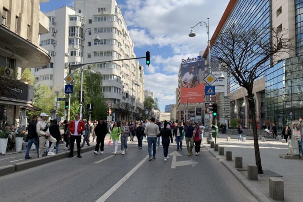 Weekend strolls on Calea Victoriei attract both locals and tourists