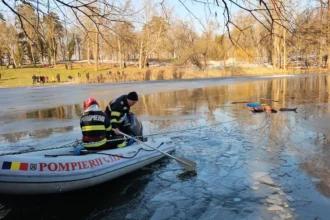 Nepali worker saves child frozen lake Craiova